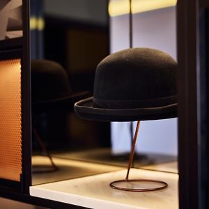 Art Zimmer mit zwei Einzelbetten